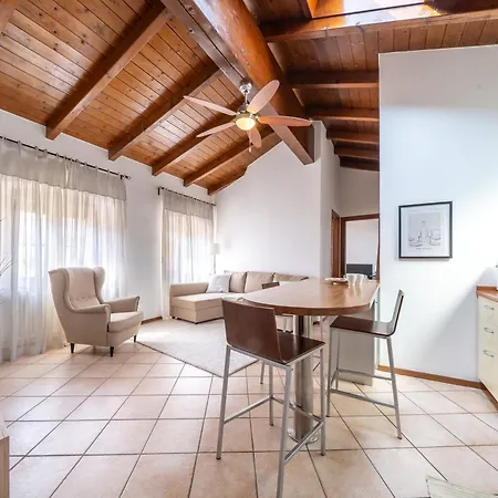 Gardastay - Ferdi's House Apartment